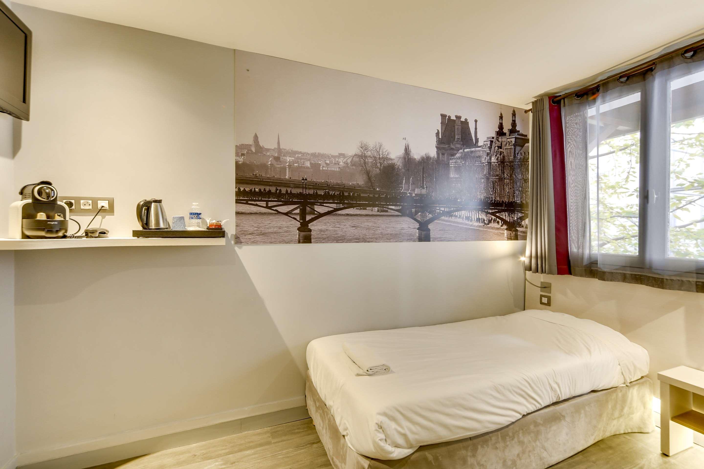 Hotel Kyriad 12 - Nation Parijs